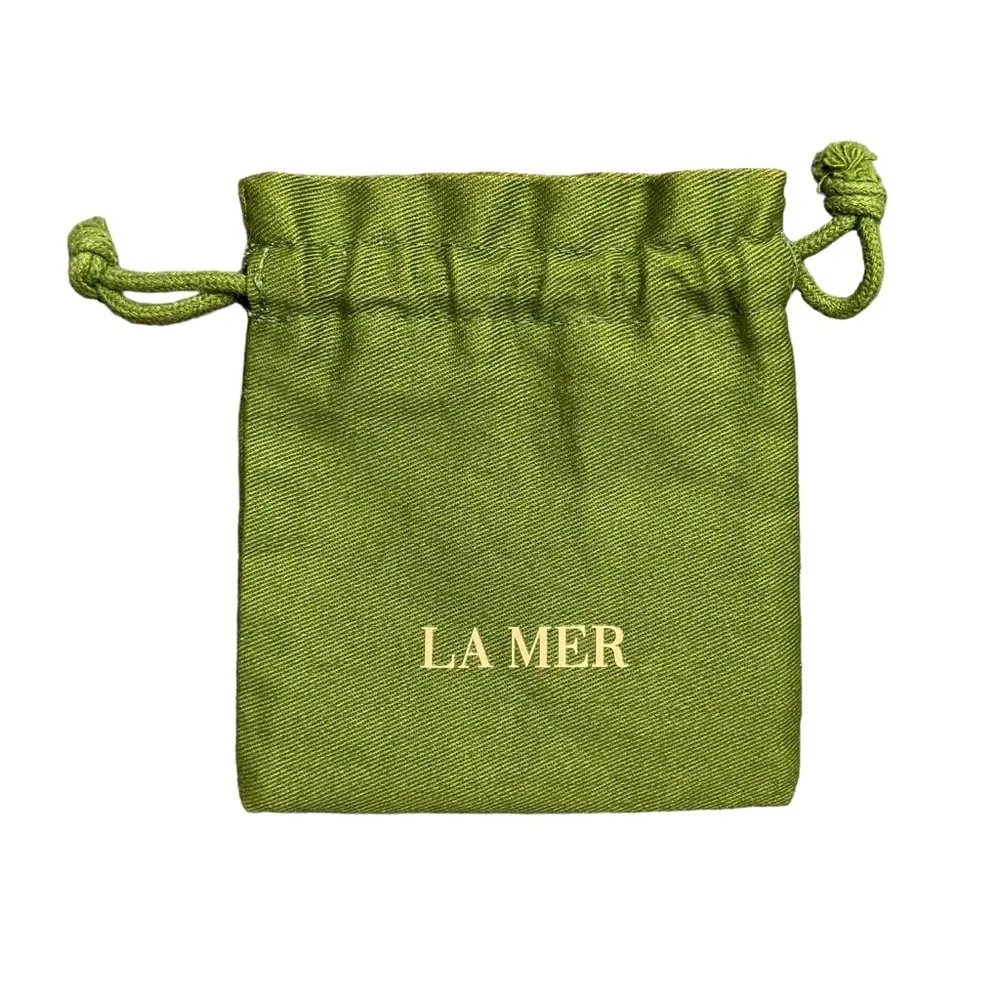 La Mer Makeup Bag and Green Drawstring‎ Pouch Bundle